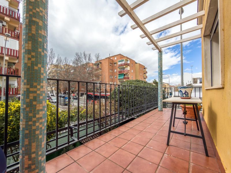 Foto d28af193-01c6-45d7-b7bd-eb1a15893865. Casa aparellada a calle andres segovia 33 a Barrio de Zaidín Granada
