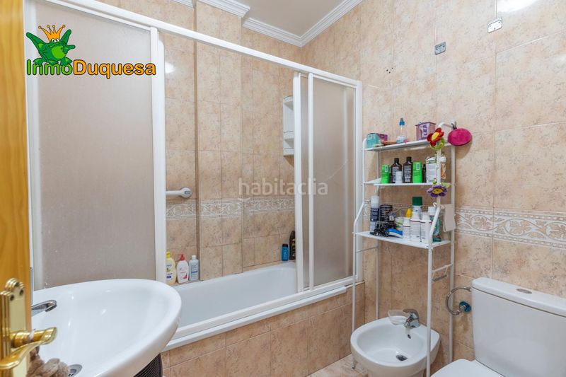 Foto 6da5f1d0-cfe4-41c4-a8d6-68c6c3c37a1d. Casa aparellada amb aparcament a Atarfe