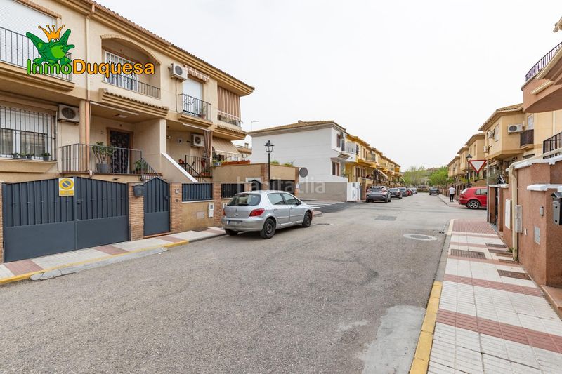 Foto 7b7fb84c-6a6a-4631-93f6-8298f874a29d. Casa aparellada amb aparcament a Atarfe