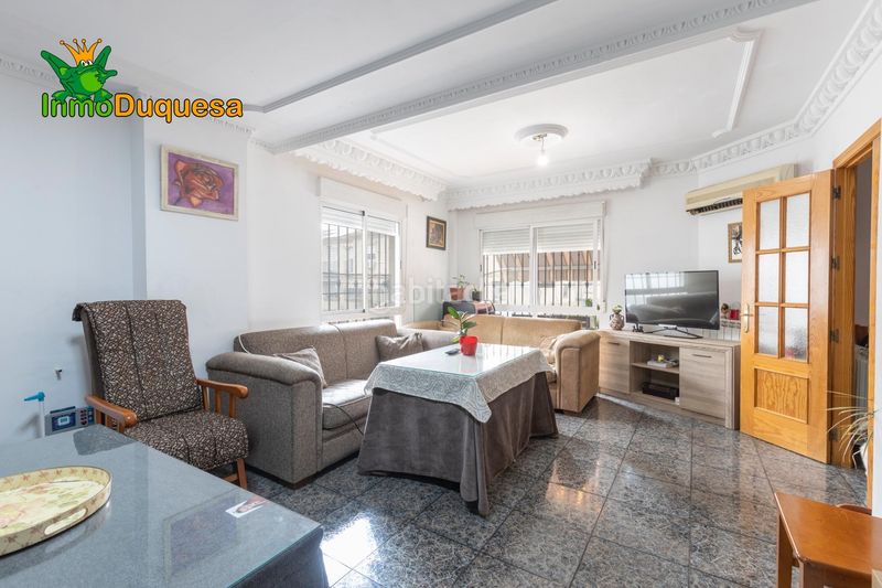 Foto 82d6aad1-079f-4a0f-b100-7aebf6121663. Casa aparellada amb aparcament a Atarfe