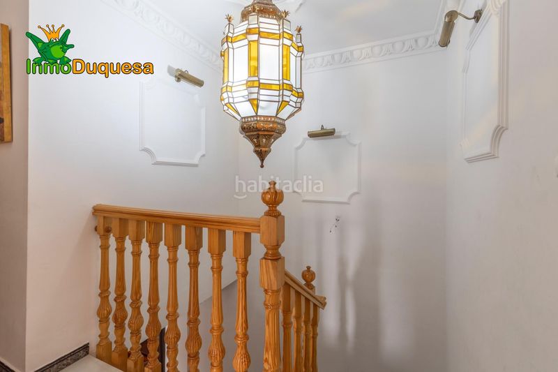 Foto ceab4586-0754-4e09-bbd7-6246e11c17bb. Casa aparellada amb aparcament a Atarfe