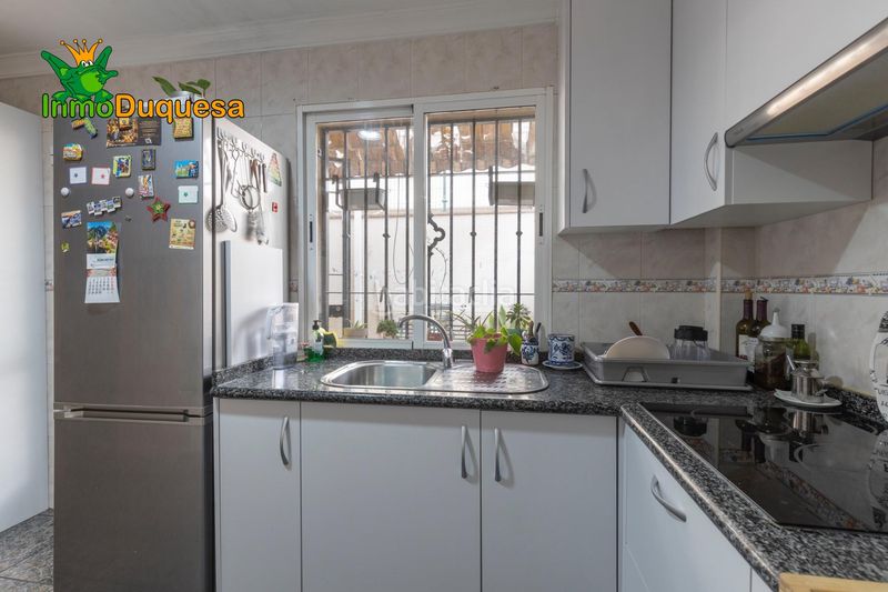 Foto e1f1c9d7-5315-4ef9-beff-30b43fd9ec54. Casa aparellada amb aparcament a Atarfe