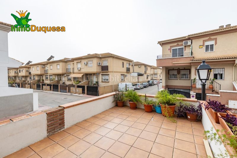 Foto e89cfd78-54d5-4a9b-a4c3-0e099af64caf. Casa aparellada amb aparcament a Atarfe