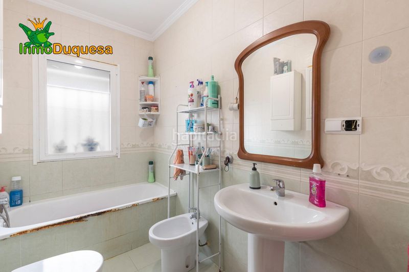 Foto f4764989-675a-4b30-ac1c-6bbe2b0470b9. Casa aparellada amb aparcament a Atarfe