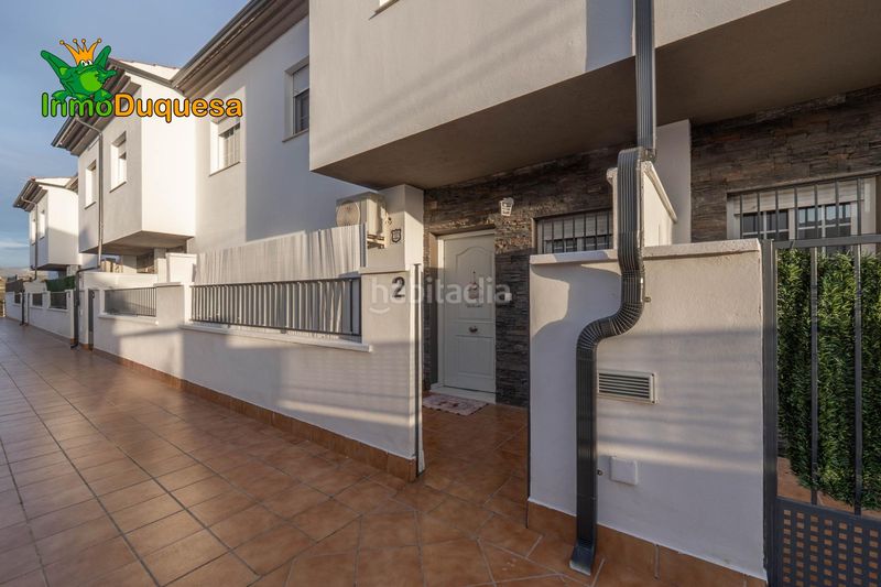 Foto 1a47c477-1122-46ec-8607-18463d34b68f. Casa adossada amb aparcament a Gójar