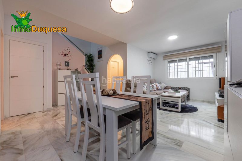 Foto 66e0240b-3aa2-45e8-ad9b-92d584b7d4e4. Casa adossada amb aparcament a Gójar