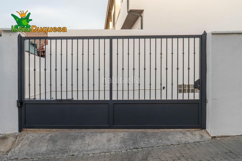 Foto f9b0d732-2133-4417-b574-5553196ff7e2. Casa adossada amb aparcament a Gójar