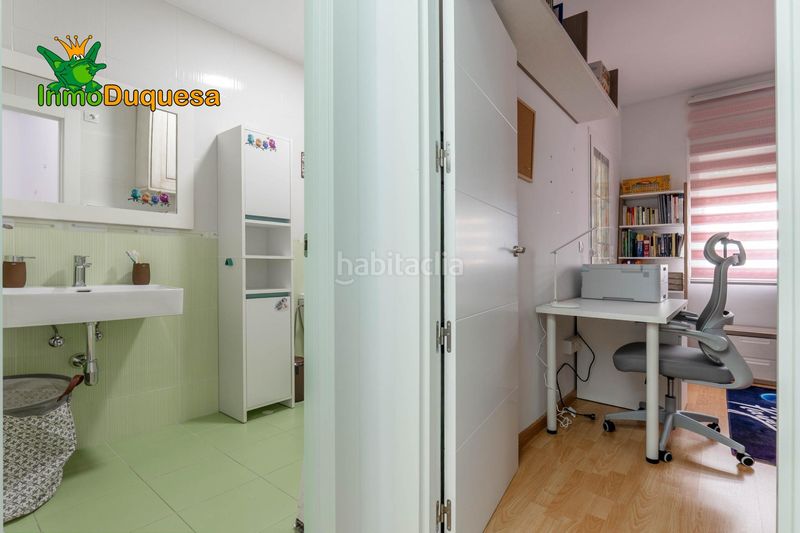 Foto ff3e3224-df9f-4f19-b90c-400978478977. Casa adossada amb aparcament a Gójar