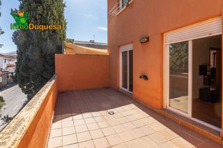 Pis a La Zubia Ciudad. Piso de 2 dorm. en la zubia. con 2 amplias terrazas, garaje y tr