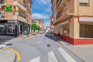 Geschäftsraum in Dúrcal. Local comercial en el centro de dúrcal. con 179 m2.