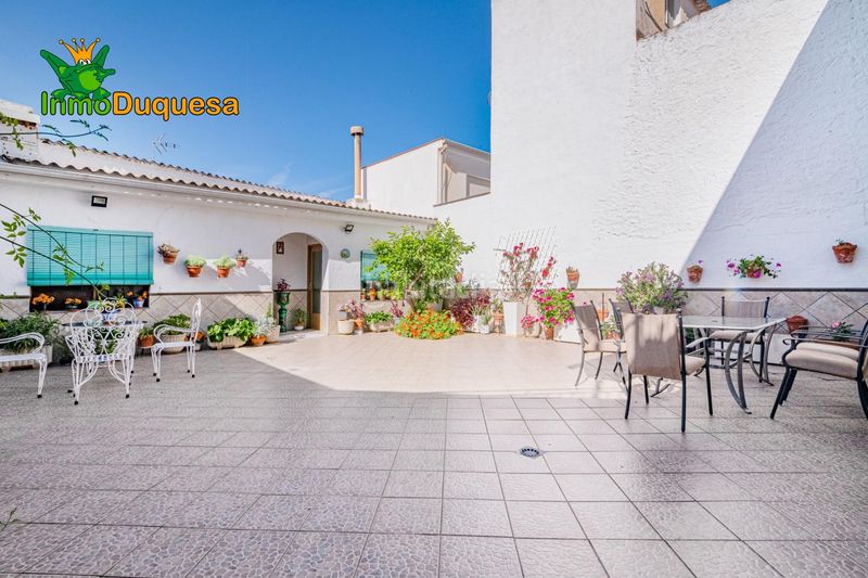 Foto b29756d8-83a9-49d9-91da-83ed2aa66508. Casa adossada amb aparcament a Atarfe