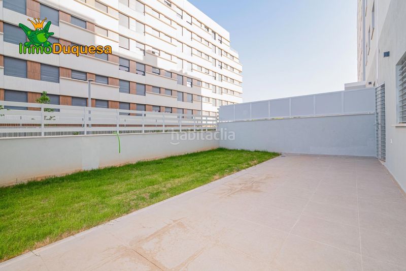 Foto b28a62fc-7706-4a5f-9dc4-63ed2841af58. Pis amb aparcament piscina a Rosaleda - Juventud Granada