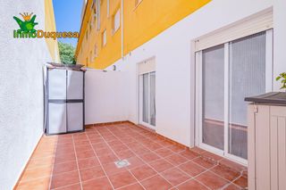 Piso en La Zubia Ciudad. Piso en planta baja con pario de 70 m2.