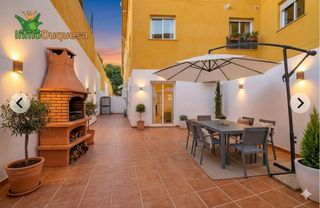 Piso en La Zubia Ciudad. Piso en planta baja con patio de 70 m2 y plaza de aparcamiento.