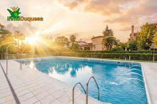 Chalet in Albolote. Chalet reformado en urb. parque de cubillas.