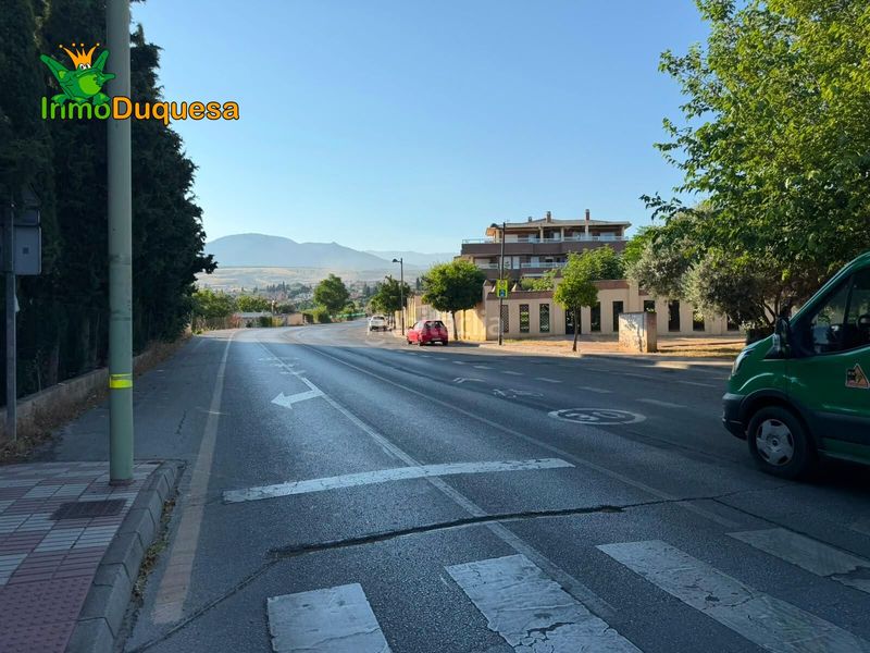 Foto d15d15e7-4d52-4a0f-bcbe-a640482bfc46. Aparcament cotxe a La Zubia Ciudad Zubia (La)