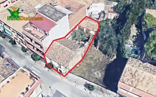 Casa adossada a Huétor Vega. Casa para rehabilitación total. en el centro de huetor vega.