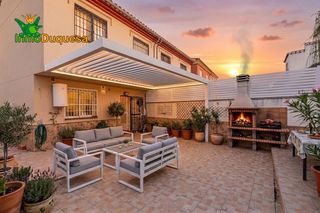 Maison jumelée à Jun. Casa pareada en jun. con patio de 90 m2.