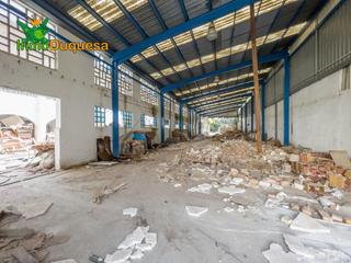 Bâtiment à usage industriel à Calle lugar cortijo san agustín sn. Haznos tu oferta de precio!! nave industrial en venta en santa f