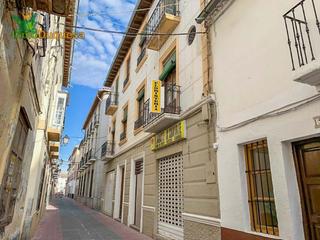 Casa aparellada a Calle larga 13. Casa en esquina a dos 2 calles en venta en santa fe