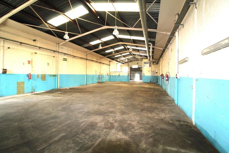 Foto e801ed44-3372-4c10-8f36-13bd562edf9c. Nau industrial a Cardedeu