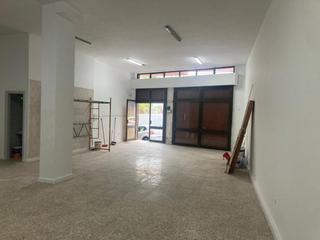 Local commercial à Calle doctor antonio gonzalez 48. Se vende local en los realejos