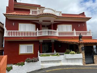 Casa en Camino el vinatico 50. Se venden 3 viviendas en palo blanco