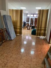 Lloguer Local Comercial  Carrer de vicenta carrasquer. Local en alquiler
