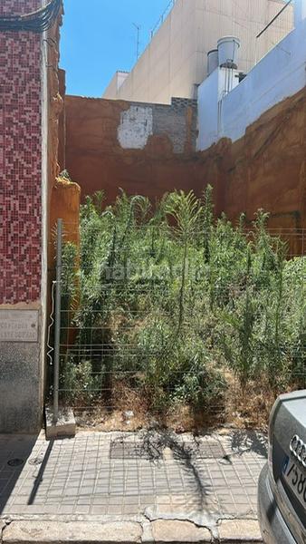 Foto cb68d465-7824-4892-8ca8-f26e3ab2755b. Terreny residencial a carrer dels carabassers 48 a Sueca