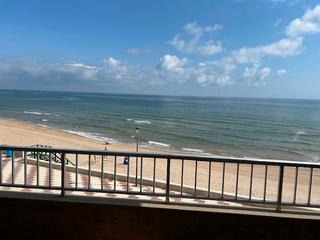 Pis  Carrer de murillo. Tu casa frente al mar