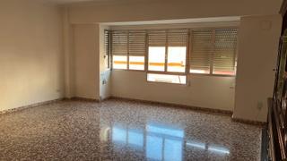 Rent Flat in Carrer de sant miquel 10. Piso en alquiler