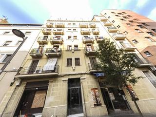 Edifici  Calle sant germa. Edificio con rentabilidad a pocos metros de plaza españa.