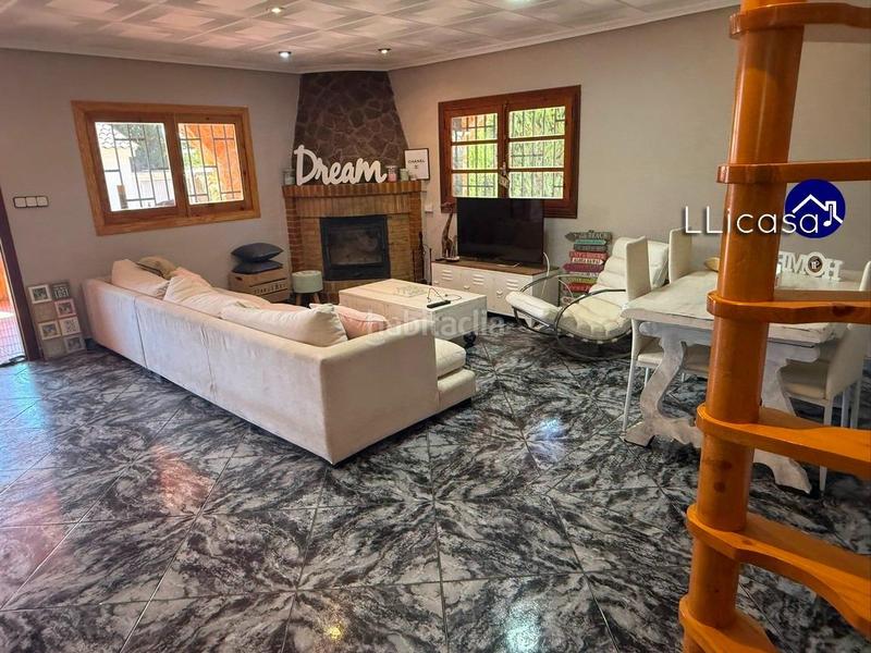 Foto 4656b1bd-5220-4196-b041-6d7cbdea4dc8. Chalet  independiente en venta en urbanización exclusiva ideal para tu familia en Llíria