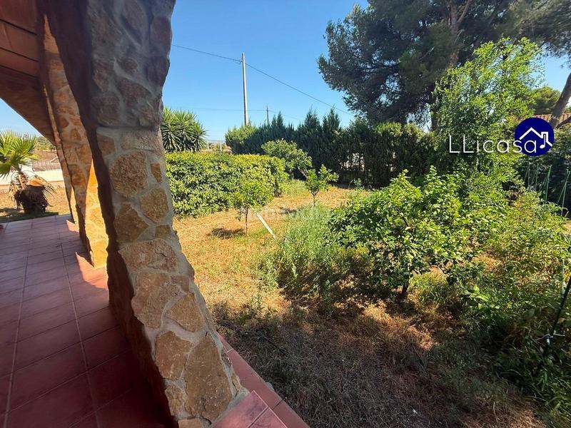 Foto 673ac8e9-fb83-451d-b50a-5e7c413546e7. Chalet  independiente en venta en urbanización exclusiva ideal para tu familia en Llíria