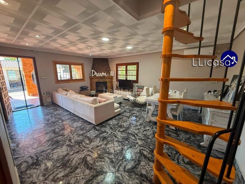 Foto 70acf175-8672-4c57-ac5e-217ce580adc9. Chalet  independiente en venta en urbanización exclusiva ideal para tu familia en Llíria