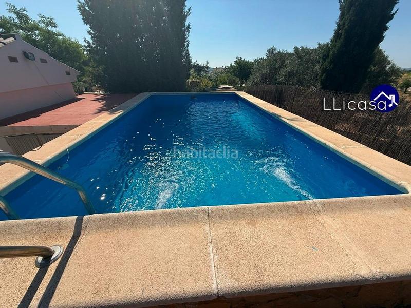 Foto a1081d4c-8ff9-49bd-8127-b06c89dcfb34. Chalet  independiente en venta en urbanización exclusiva ideal para tu familia en Llíria