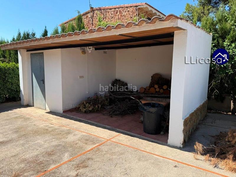 Foto a1528b58-ae6d-4f6d-96c2-bfd4aebb38eb. Chalet  independiente en venta en urbanización exclusiva ideal para tu familia en Llíria