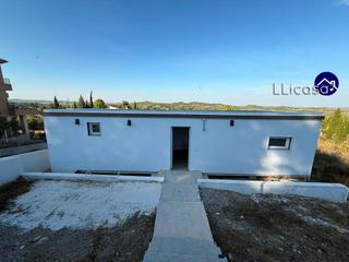 Chalet in Turís. Descubre tu refugio en el paraíso chalet en urbanización alturi,
