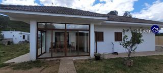 Xalet a Macastre. Descubre tu oasis en macastre chalet en la urbanización llanorel