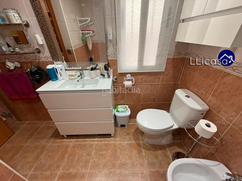 Foto c2770101-544f-42b5-b07e-778aec6cf1e1. Casa aparellada amb aparcament piscina a La Conarda Pobla de Vallbona (la)