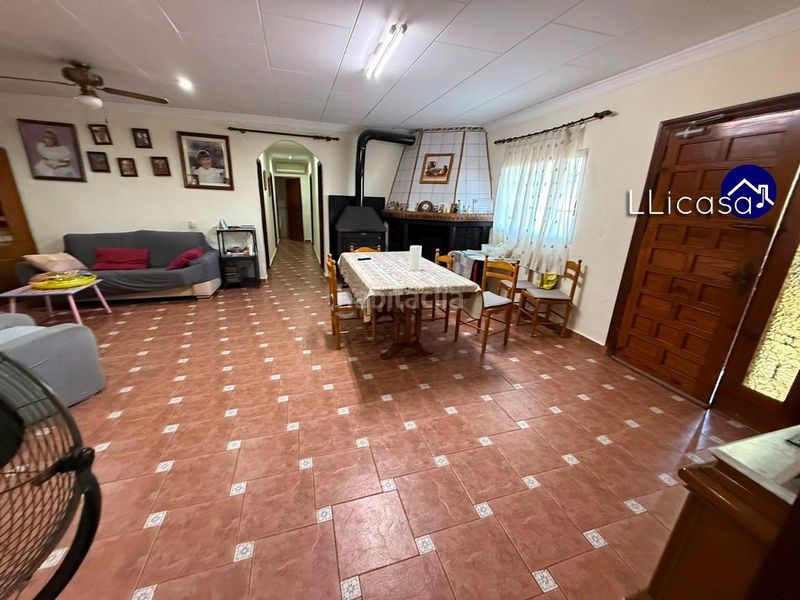 Foto f74ce3c6-f04d-4733-9bf7-9f057e458f6f. Xalet amb aparcament piscina a Vilamarxant