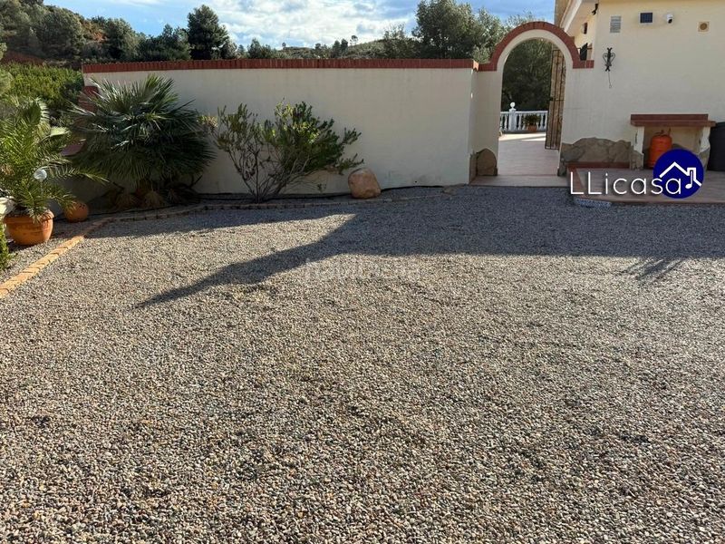 Foto 470570ee-8592-4ea3-880d-7043cc13ee15. Xalet amb aparcament piscina a Pedralba