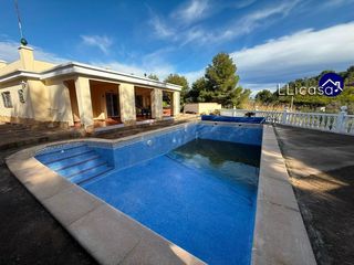 Xalet a Pedralba. Chalet único en pedralba lujo, naturaleza, tu nuevo hogar!