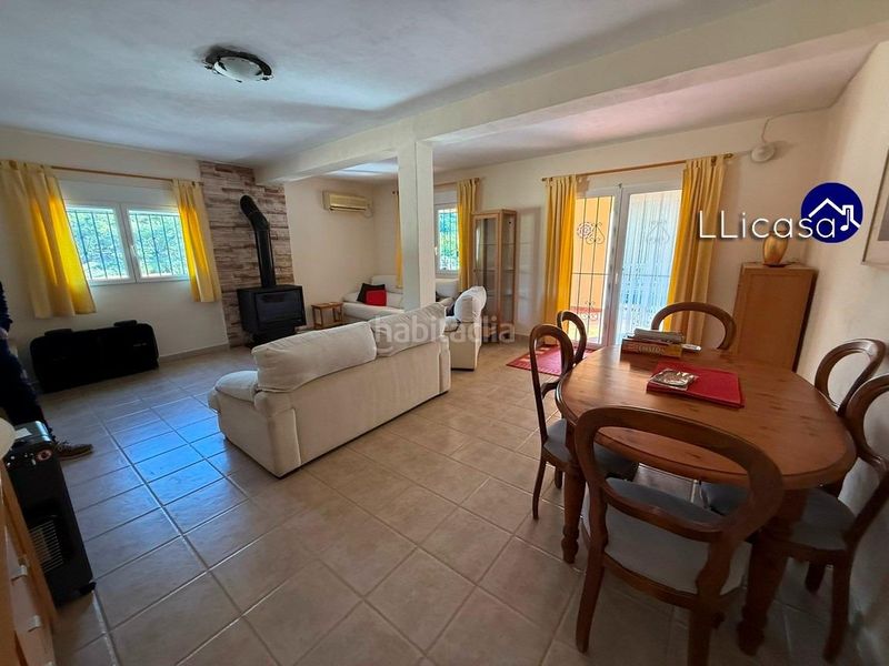 Foto fe1d5cc1-81b4-4958-9112-45a355757893. Xalet amb aparcament piscina a Pedralba