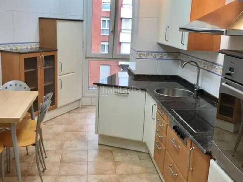 Foto f2d97a39-b0ac-45f7-8377-75339eee1af5. Lloguer pis a Centro Urbano-Hirigunea Leioa