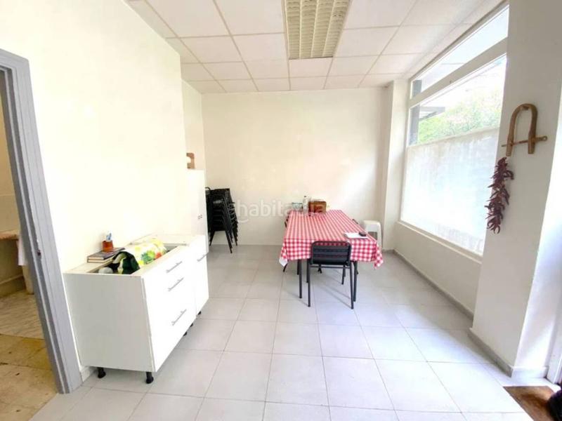 Foto afbe6ef7-c2da-4ffe-b78f-d8a2e0203101. Local comercial a Artatza-Pinueta-Pinosolo Leioa