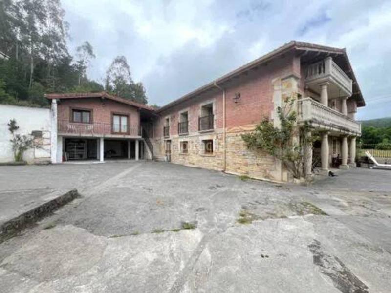 Foto 52347fa5-9d7f-4d2d-9b8c-449f41c8201a. Bauernhof in calle txirlone bidea in Mungia