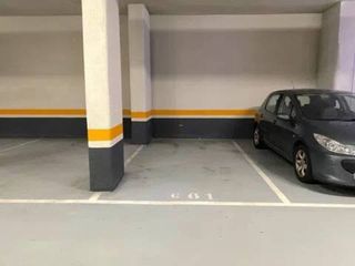 Location Parking voiture à Calle avenida sabino arana etorbidea, 21