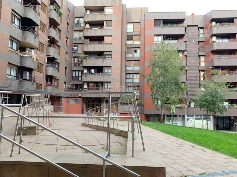 Foto 554f1c4f-fe85-4ce4-b0d0-a88113b2ed43. Local commercial dans Centro Urbano-Hirigunea Leioa