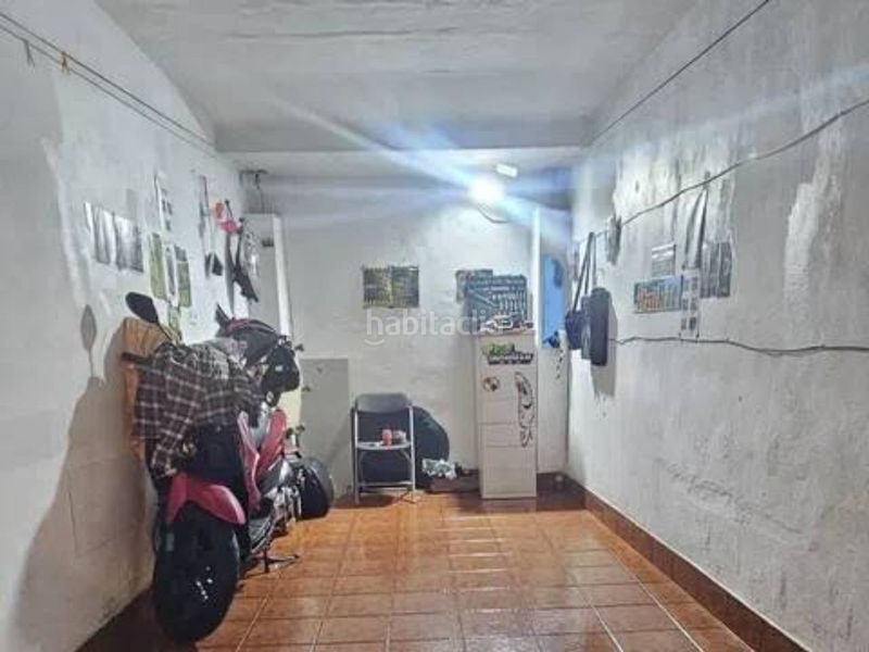 Foto 99010e20-ee57-48b5-83d2-48f1dd9a404a. Aparcament cotxe a calle calle alangoeta a Villamonte Getxo